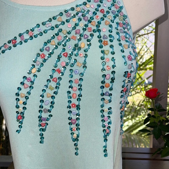Pretty bead and sequins Tank - Picture 2 of 3